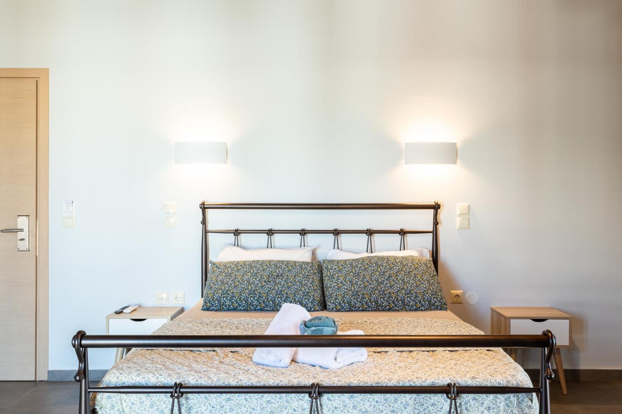 Petrino Serene Nests - Bright Getaways カコバトス エクステリア 写真